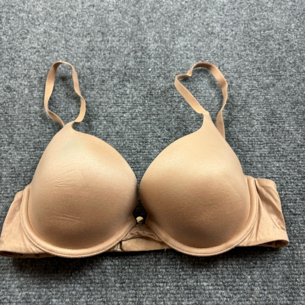 VICTORIA’S SECRET Women’s Nude colored Lined Demi Bra size: 32C